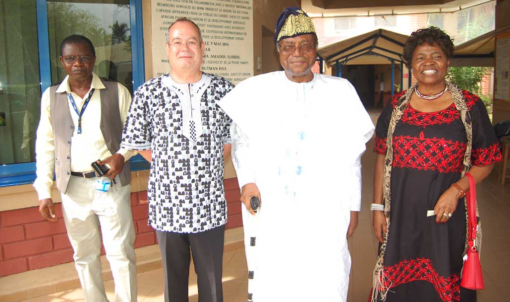 Picture of Ex President Soglo and Honorable Oniang’o (rightmost) pose with IITA staff at the station.