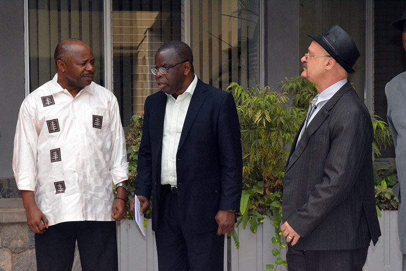 L-R: IITA DG Nteranya Sanginga, Sierra Leonean Minister of Agriculture Joseph Ndanema, and IITA DDG-P4D Kenton Dashiell.