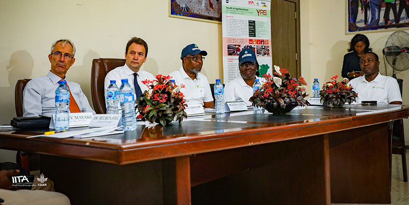 (L-R): The Netherlands Ambassador to Nigeria, Mr Wouter Plomp; Minister of Foreign Trade and Development Cooperation, Mr Geoffrey van Leeuwen; the Chairman, Golden Finger Farms and Ranches, Abuja, Major General Ezra Jakko (retd.); his wife and Vice/Chair, GFFR, Mrs Grace Jakko, and others at the event.
