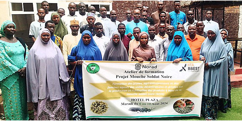 Participants and facilitators at the workshop in Maradi.