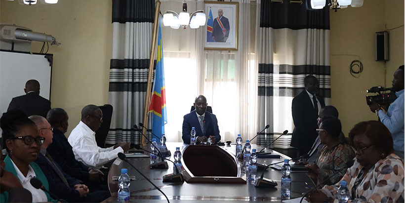 South Kivu Provincial Governor Jean-Jacques Mpurusi Sadiki during discussions with Dr. Simeon Ehui.