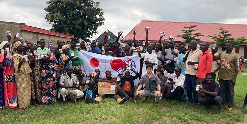 IDP farmers with KANPAN as part of the food aid.