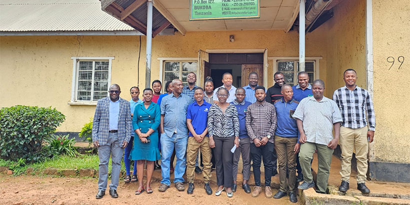Participants of the banana seed production training with facilitators.