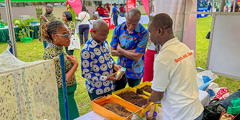 The Production Manager of the BSF Production Unit engaging visitors at the Agrifair.