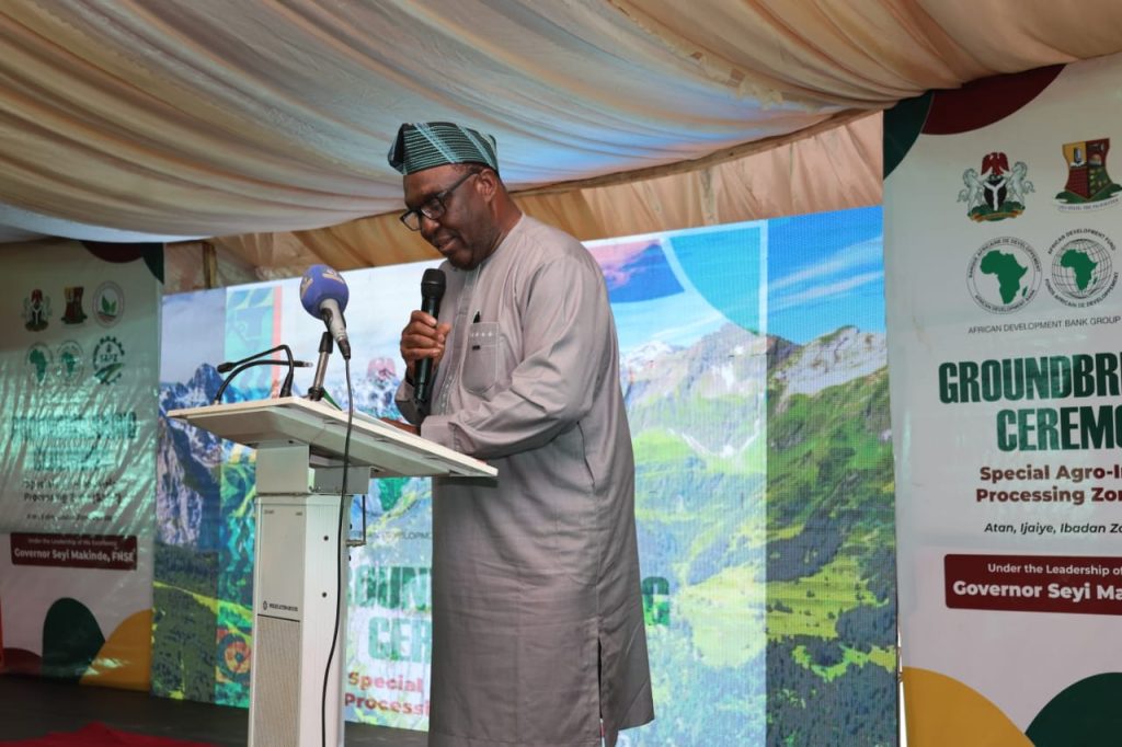 Dr Simeon Ehui giving his remarks at the groundbreaking ceremony of the Oyo State Agribusiness Industrial Hub – the first Special Agro-Industrial Processing Zone (SAPZ) in Southwest Nigeria.