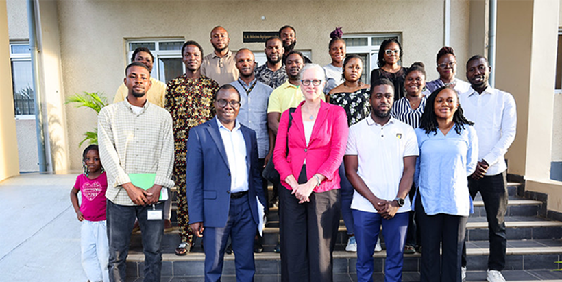 The World Bank delegation with the IITA Youth in Agribusiness team.
