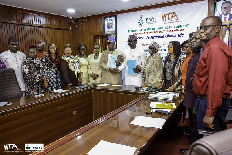 The IITA delegation and the Ministry of Youth team with IITA Director General, Dr Simeon Ehui and Minister of Youth Development, Honorable Ayodele Olawande Wisdom following the signing of the MoU.
